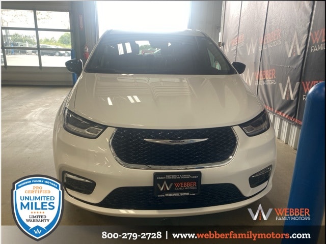 Used 2024 Chrysler Pacifica Touring L with VIN 2C4RC1BG3RR108128 for sale in Detroit Lakes, Minnesota