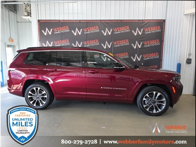 2025 Jeep Grand Cherokee Overland photo 3