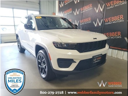 New 2025 Jeep Grand Cherokee ALTITUDE X 4X4 Sport Utility for Sale in Detroit Lakes, MN
