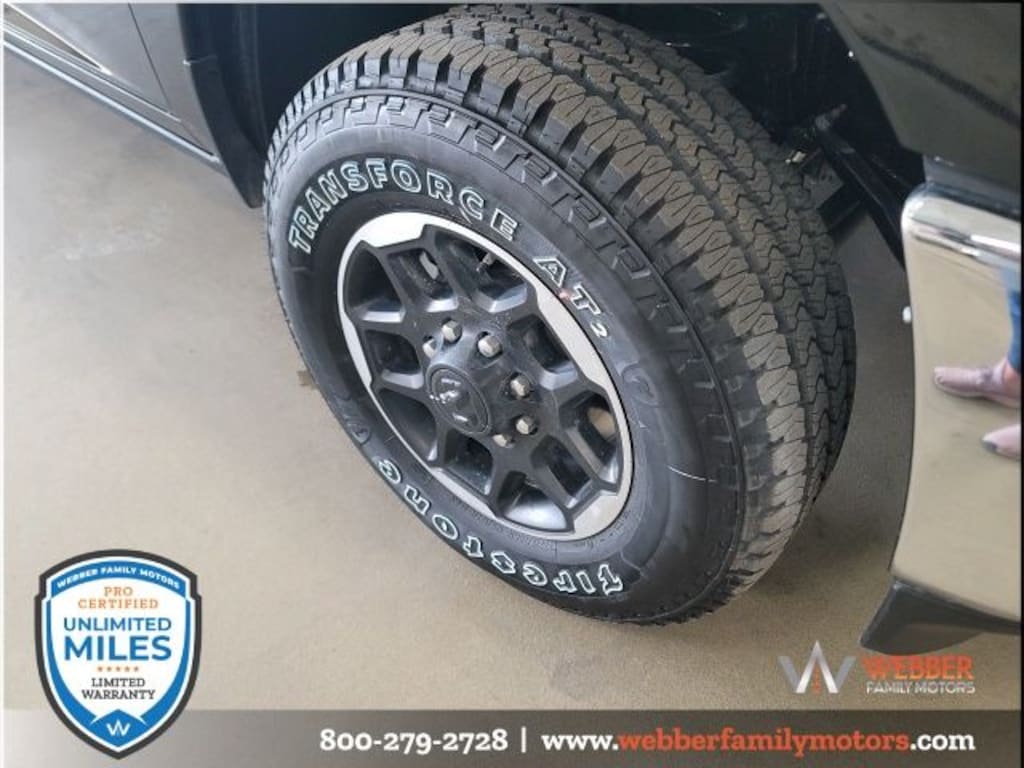 New 2025 Ram 3500 LARAMIE CREW CAB 4X4 8' BOX Pickup