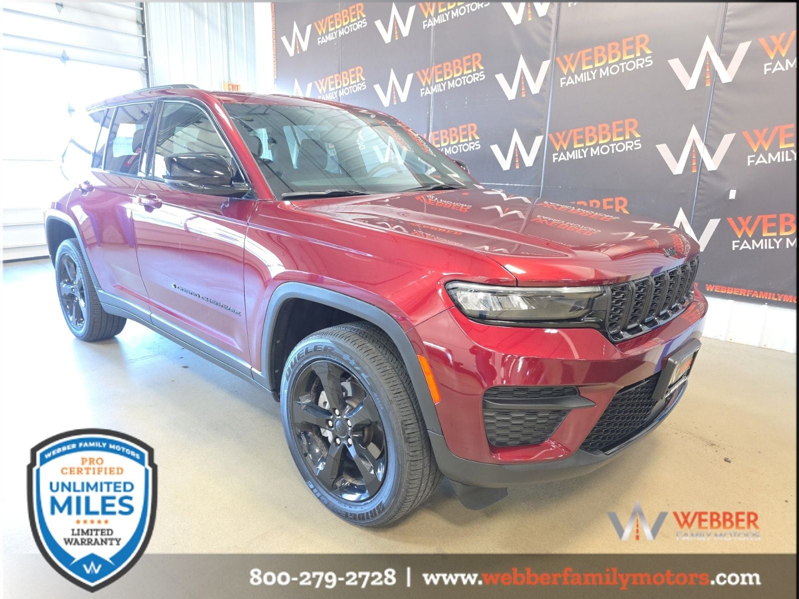 Used 2023 Jeep Grand Cherokee Altitude with VIN 1C4RJHAG0P8889859 for sale in Detroit Lakes, Minnesota