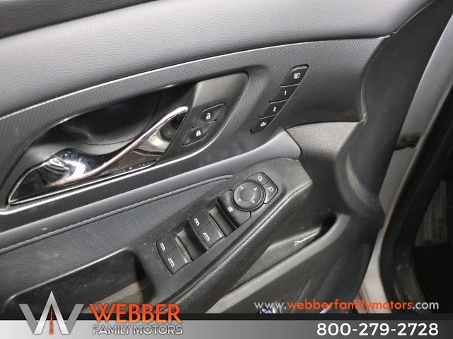 2021 Chevrolet Traverse Premier - Photo 21