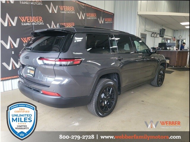 2025 Jeep Grand Cherokee Altitude photo 4