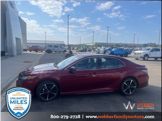 2018 Toyota Camry XSE photo 3