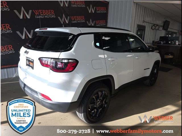 2026 Jeep Compass Latitude Altitude photo 4