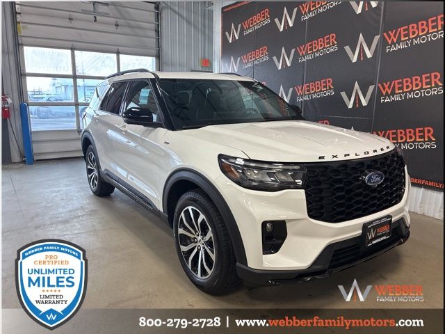 2026 Ford Explorer ST-LINE's photo