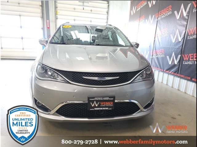 Used 2018 Chrysler Pacifica Limited with VIN 2C4RC1GG6JR257758 for sale in Detroit Lakes, Minnesota