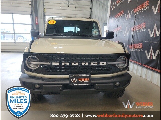 2025 Ford Bronco Outer Banks photo 2