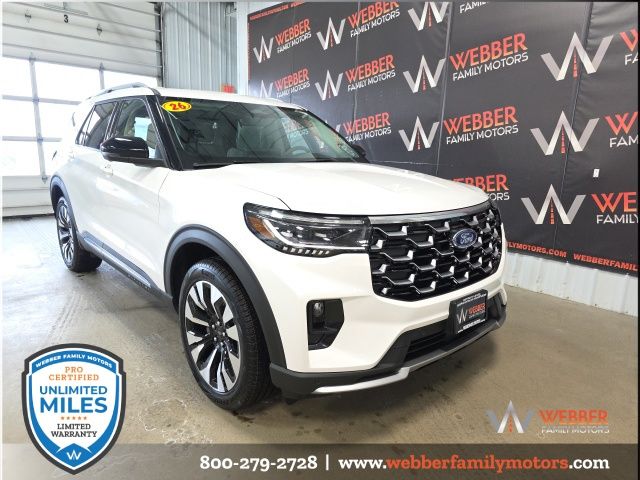 2026 Ford Explorer Platinum's photo