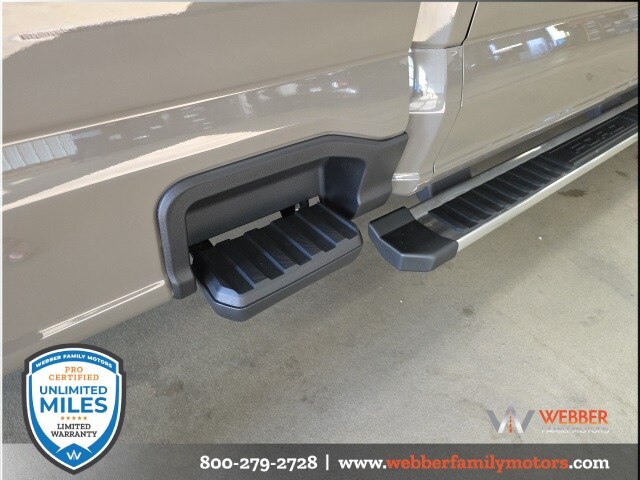 2026 Ford F-350 Lariat photo 2