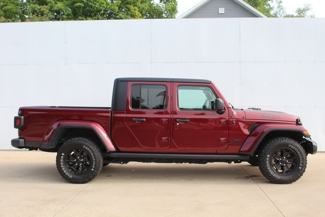 Used 2021 Jeep Gladiator WILLYS with VIN 1C6HJTAG1ML582702 for sale in Fremont, MI