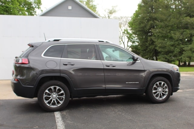 Used 2021 Jeep Cherokee Latitude Lux with VIN 1C4PJMMX1MD111570 for sale in Fremont, MI