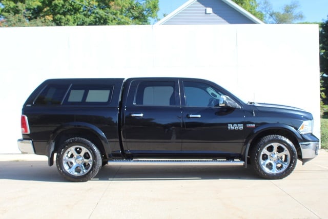 Used 2017 RAM Ram 1500 Pickup Laramie with VIN 1C6RR7NT6HS668370 for sale in Fremont, MI