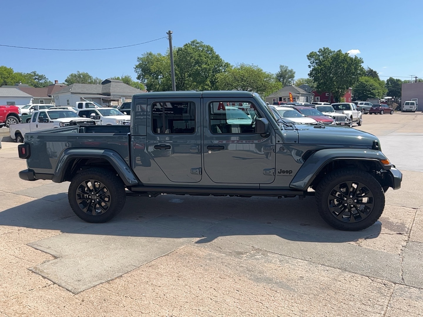 2024 Jeep Gladiator Nighthawk - Photo 4