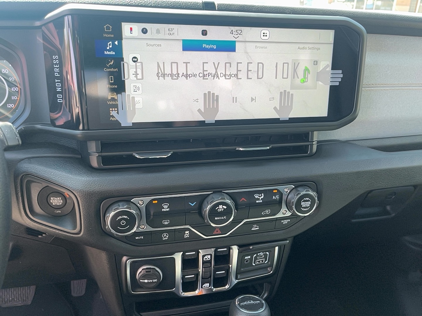 2024 Jeep Gladiator Nighthawk - Photo 12