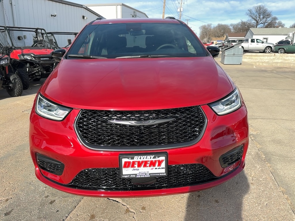 New 2026 Chrysler Pacifica SELECT AWD Passenger Van