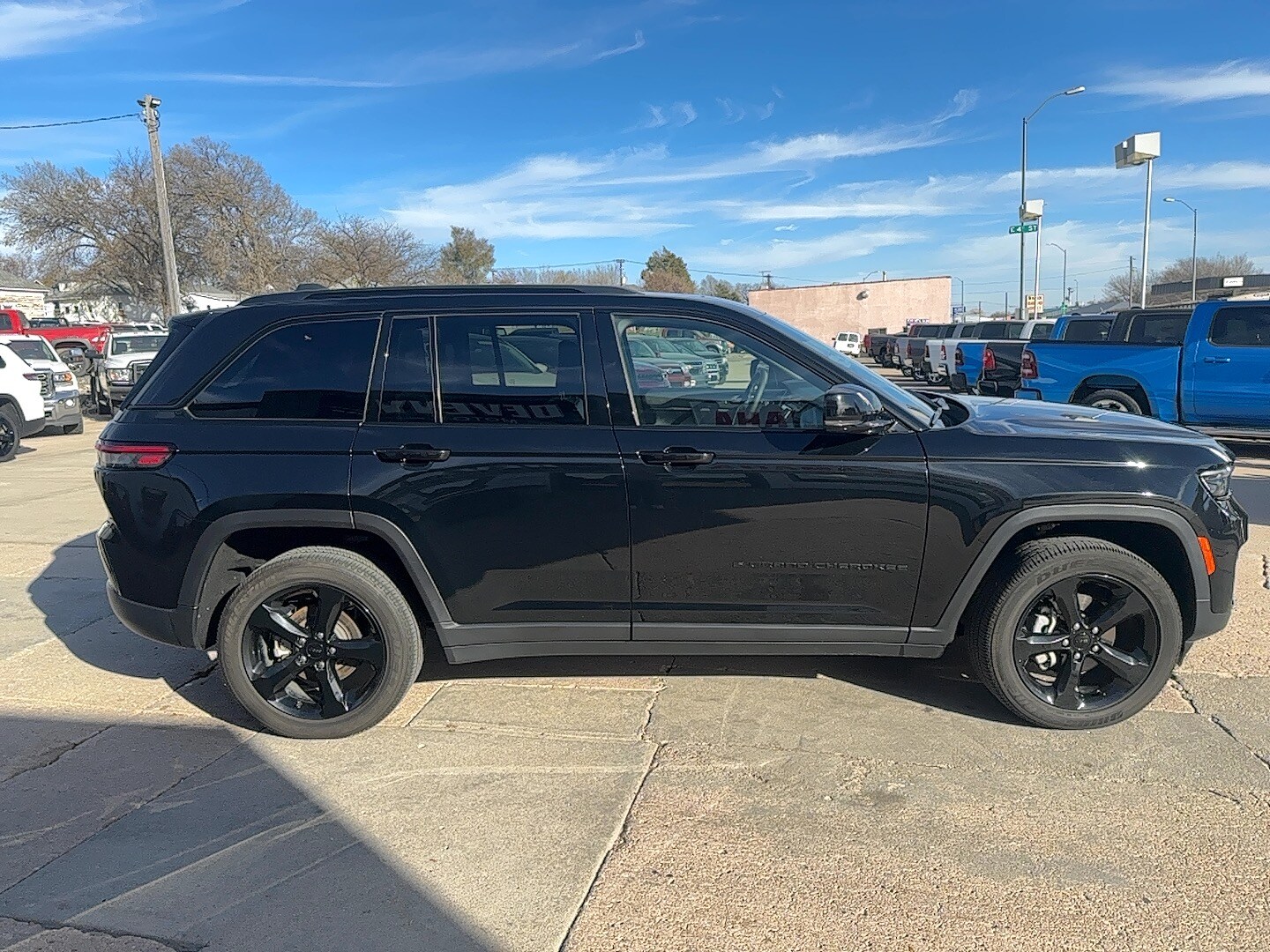 2024 Jeep Grand Cherokee Altitude X photo 3