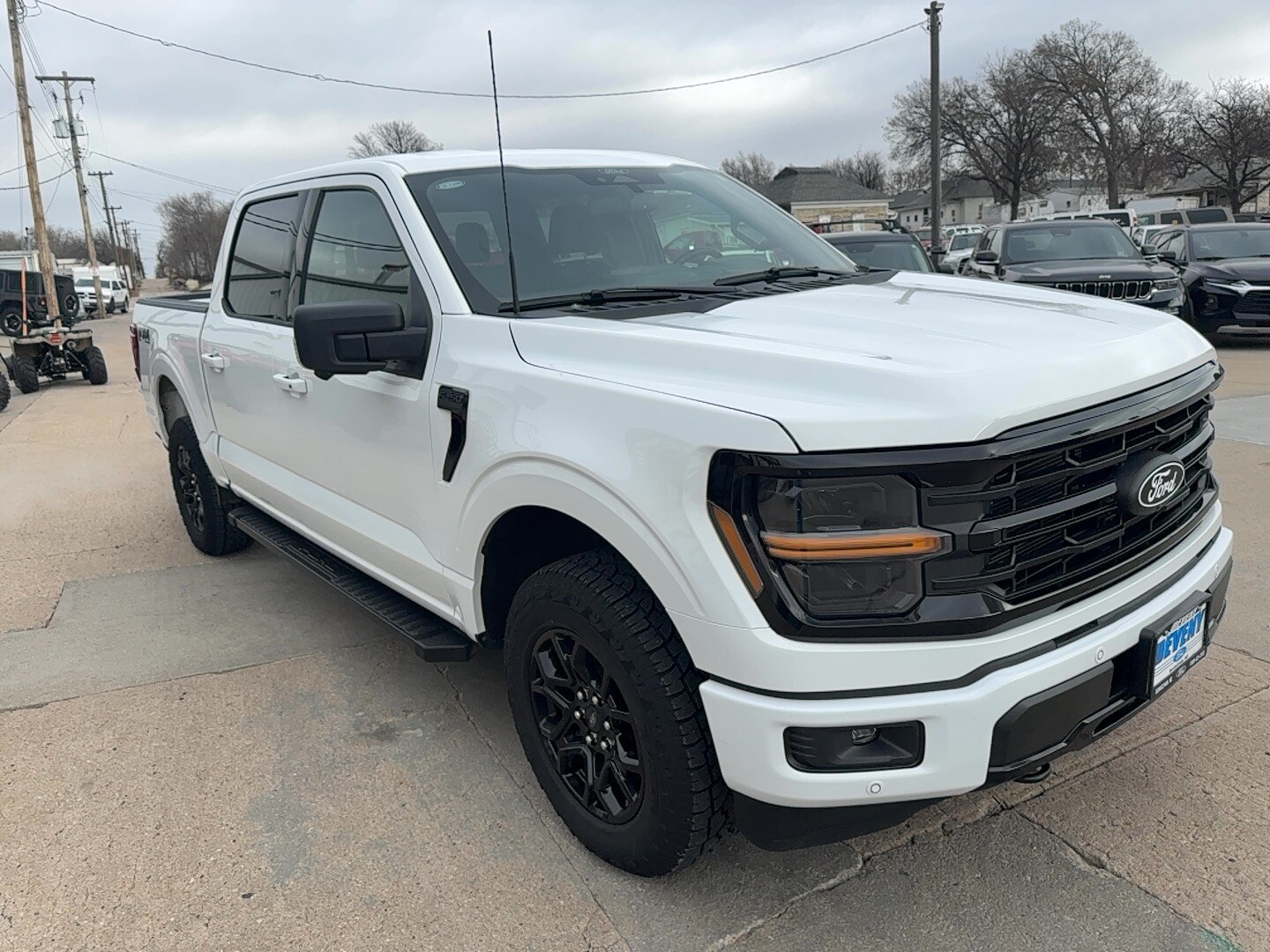 2024 Ford F-150 XLT photo 3
