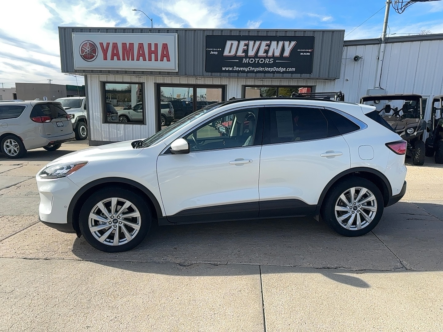 2022 Ford Escape Titanium's photo