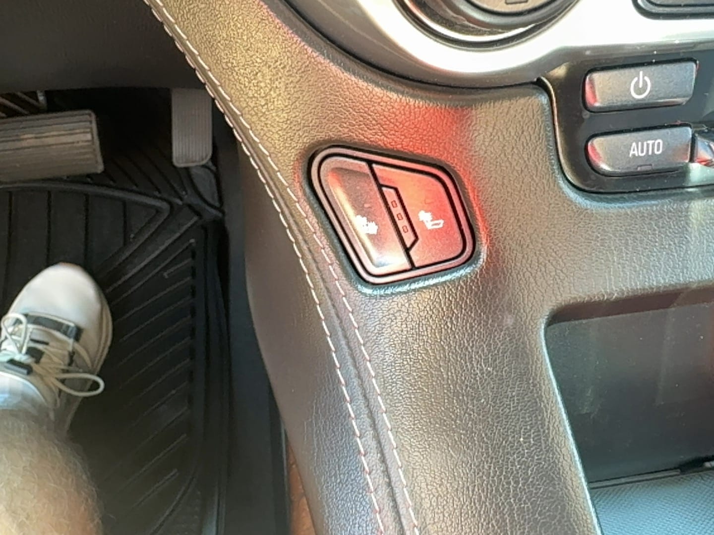 2020 Chevrolet Tahoe LT - Photo 25