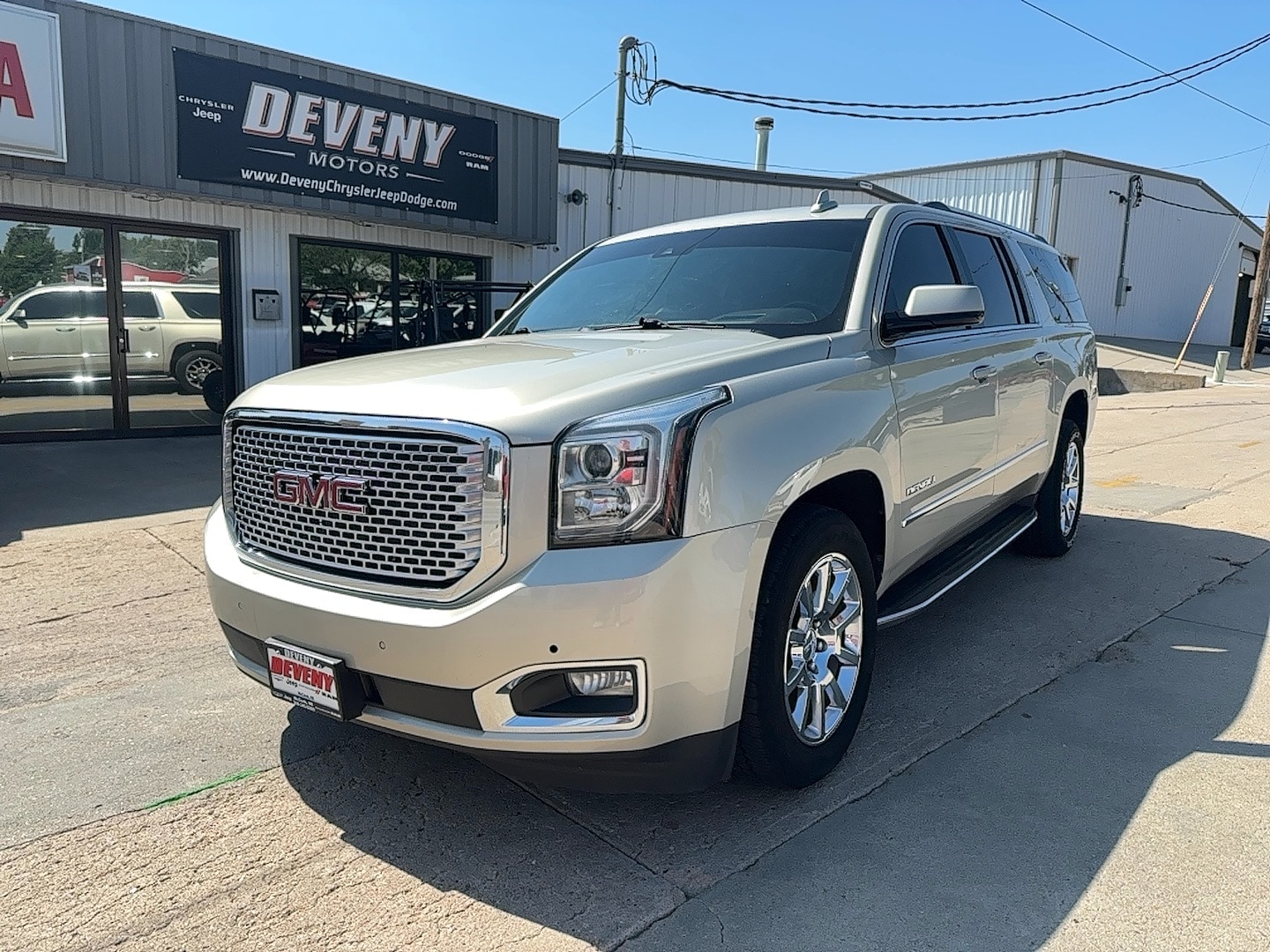 Used 2017 GMC Yukon XL Denali with VIN 1GKS2HKJ4HR370029 for sale in Mccook, NE