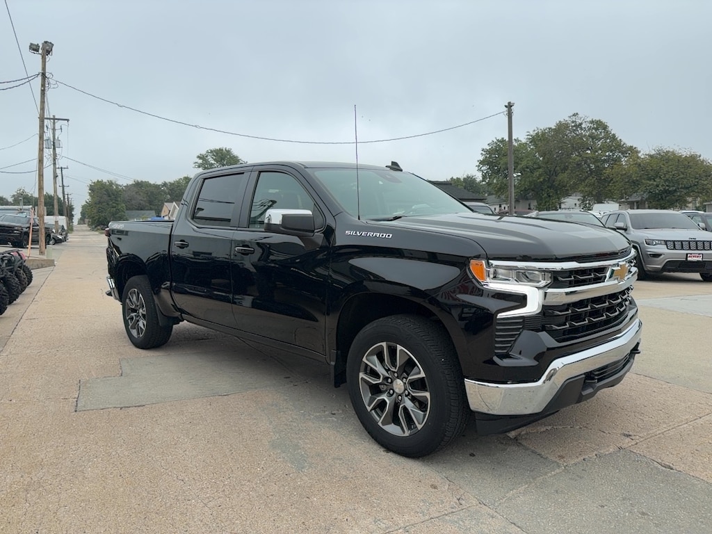 Used 2023 Chevrolet Silverado 1500 LT w/1LT Truck Crew Cab