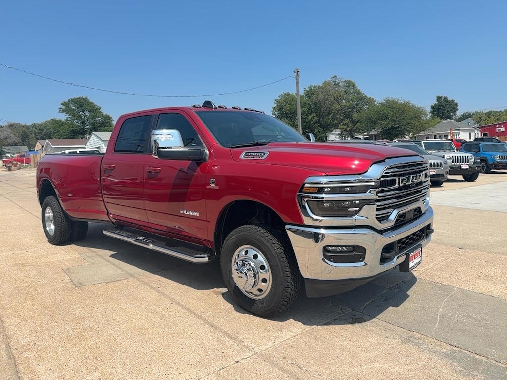 New 2026 Ram 3500 LARAMIE CREW CAB 4X4 8' BOX Pickup