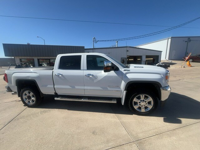 2017 Gmc Sierra SLT photo 4