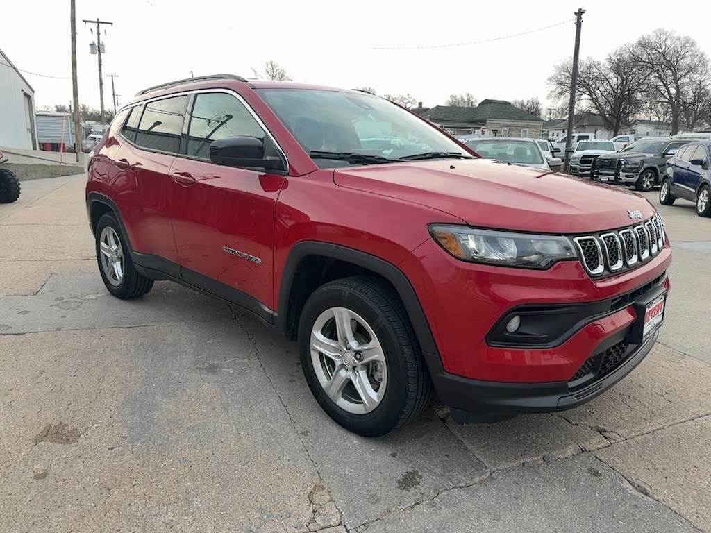 Used 2023 Jeep Compass Latitude SUV