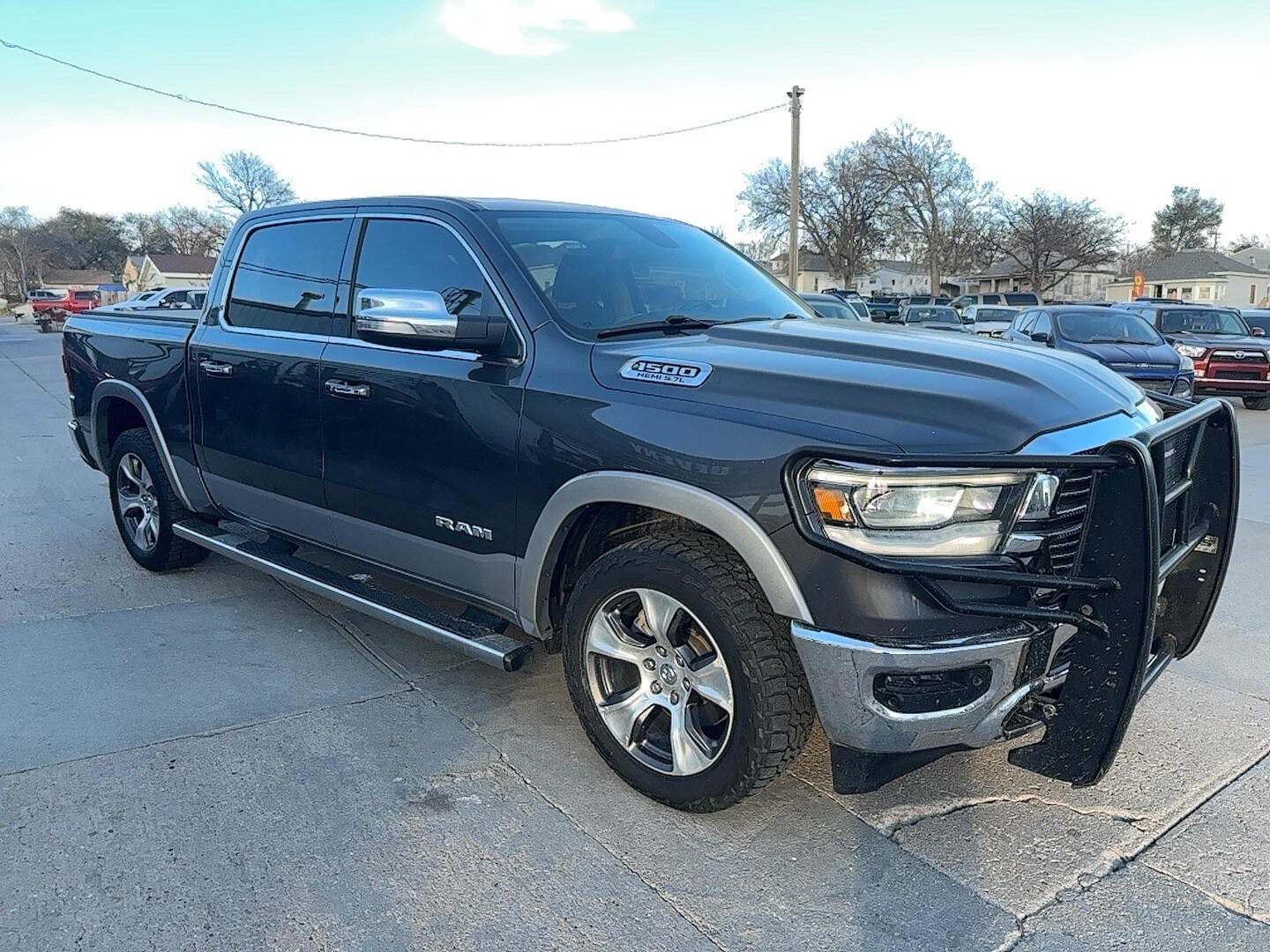 2019 Ram 1500 Laramie photo 4