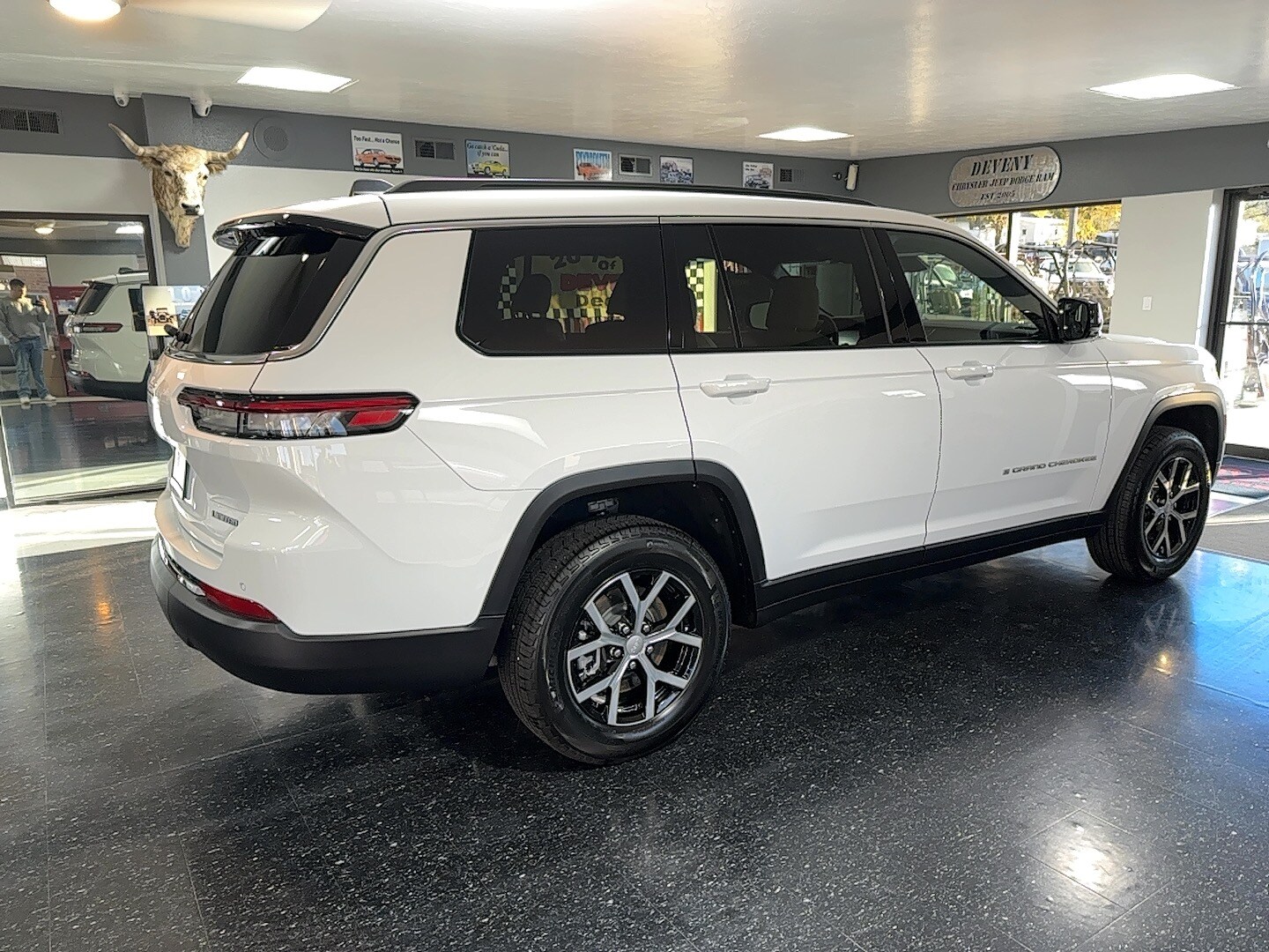 2025 Jeep Grand Cherokee Limited photo 4
