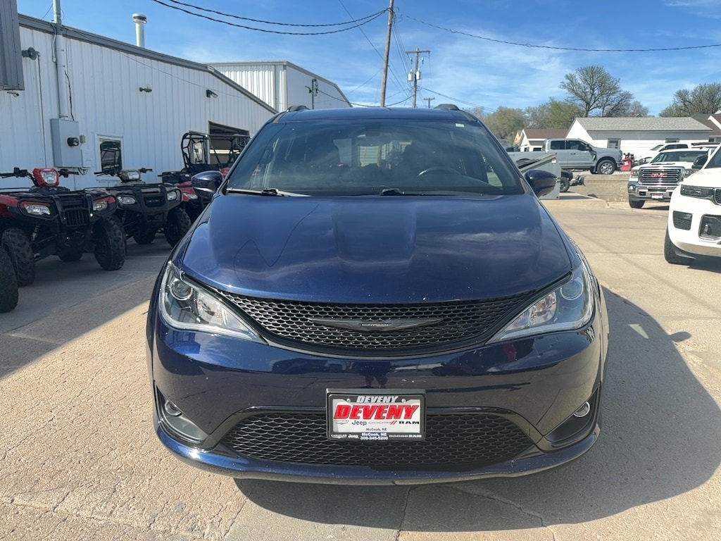 Used 2018 Chrysler Pacifica Touring L Van