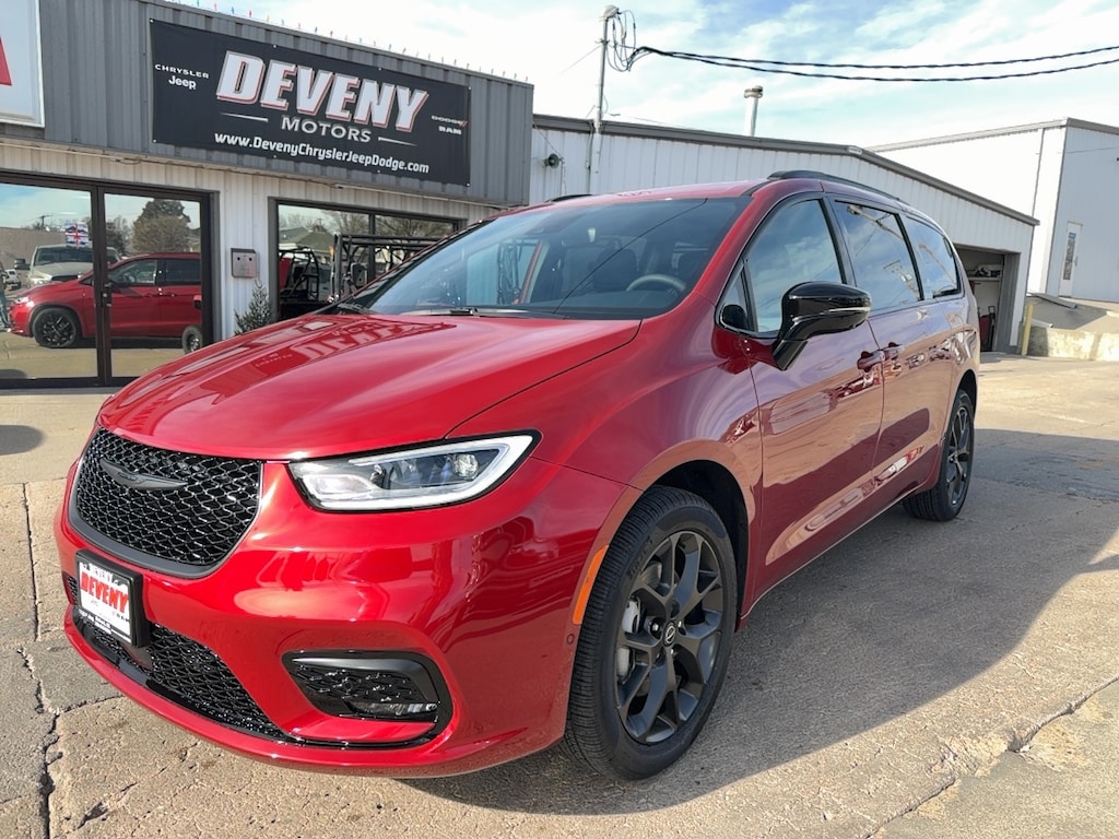 New 2026 Chrysler Pacifica SELECT AWD Passenger Van