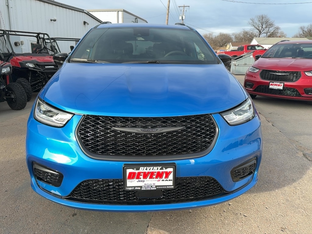 New 2026 Chrysler Pacifica SELECT AWD Passenger Van