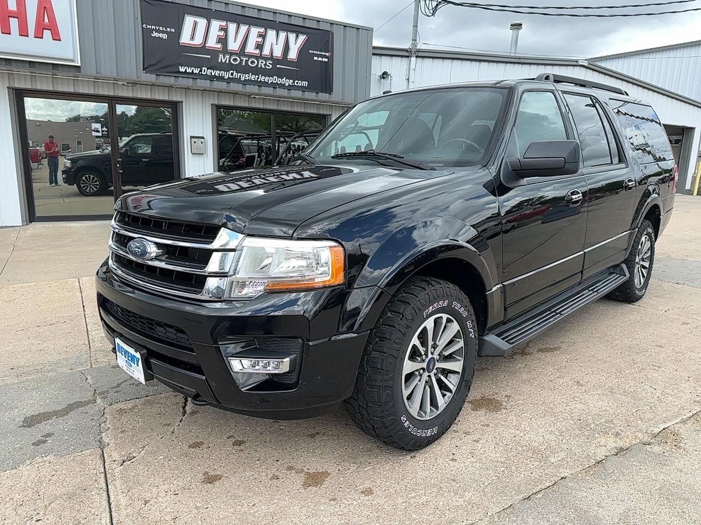 2017 Ford Expedition EL XLT photo 2