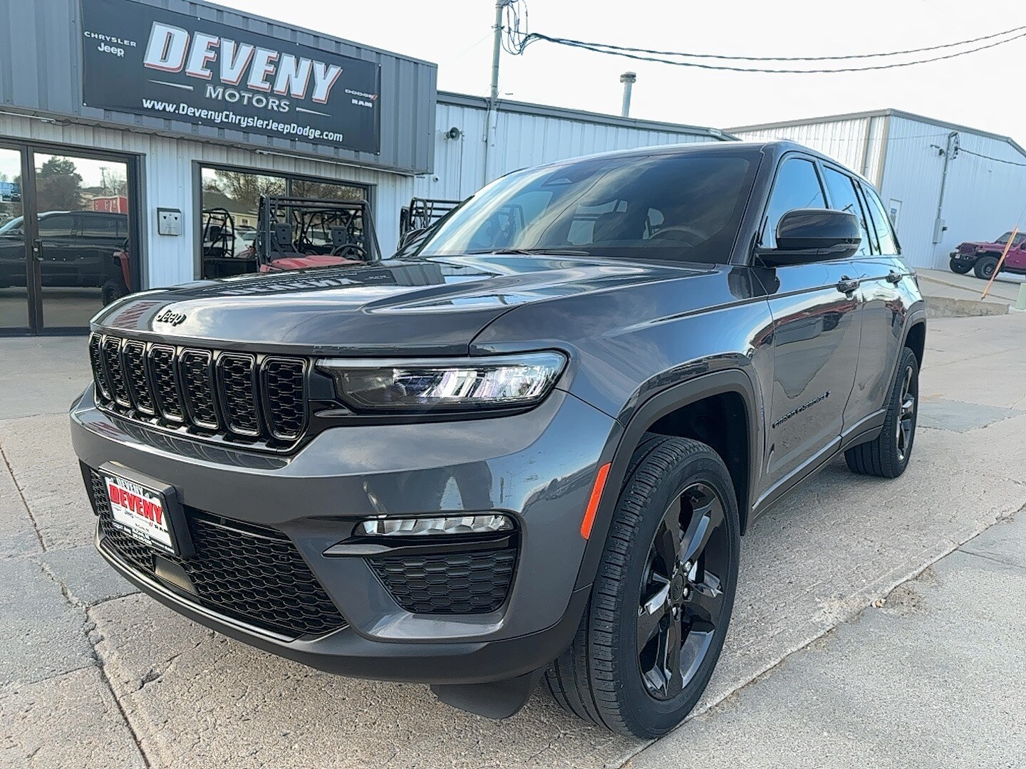 2024 Jeep Grand Cherokee Limited photo 2