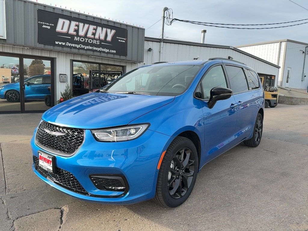 New 2026 Chrysler Pacifica SELECT AWD Passenger Van