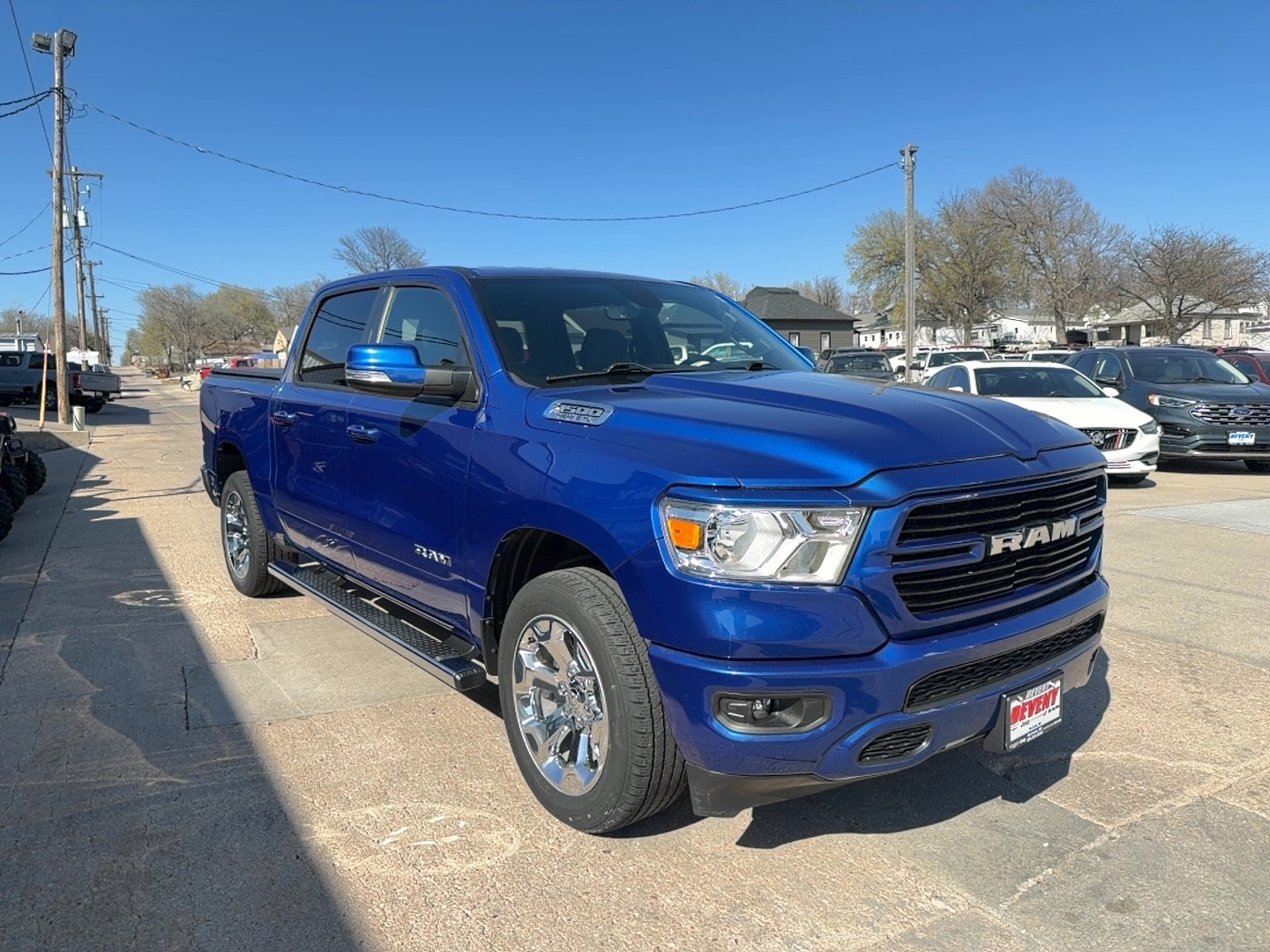 View vehicle photo 4