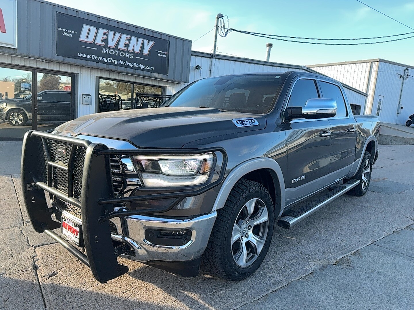 2019 Ram 1500 Laramie photo 2