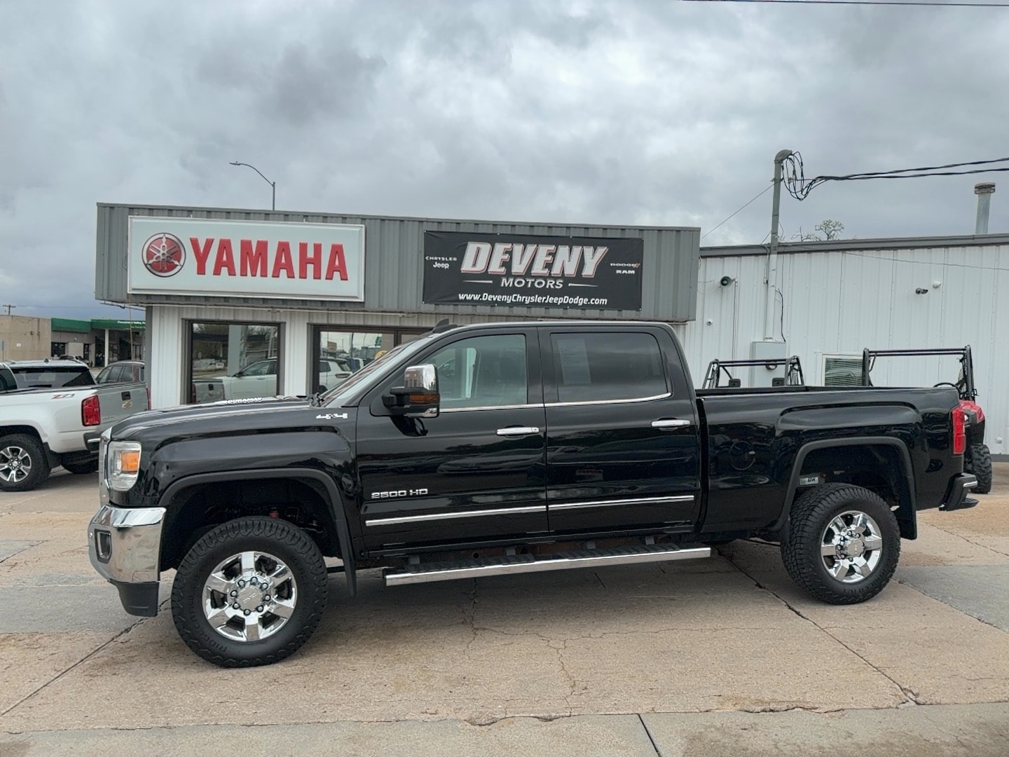 2015 GMC Sierra 4WD Crew Cab Short Box SLT's photo
