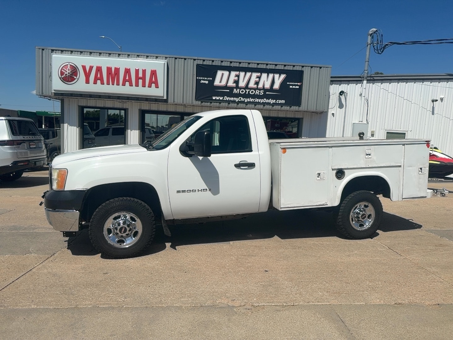 White 2007 GMC Sierra 2500HD Pickup Truck Four-Wheel Drive 6-Speed Automatic