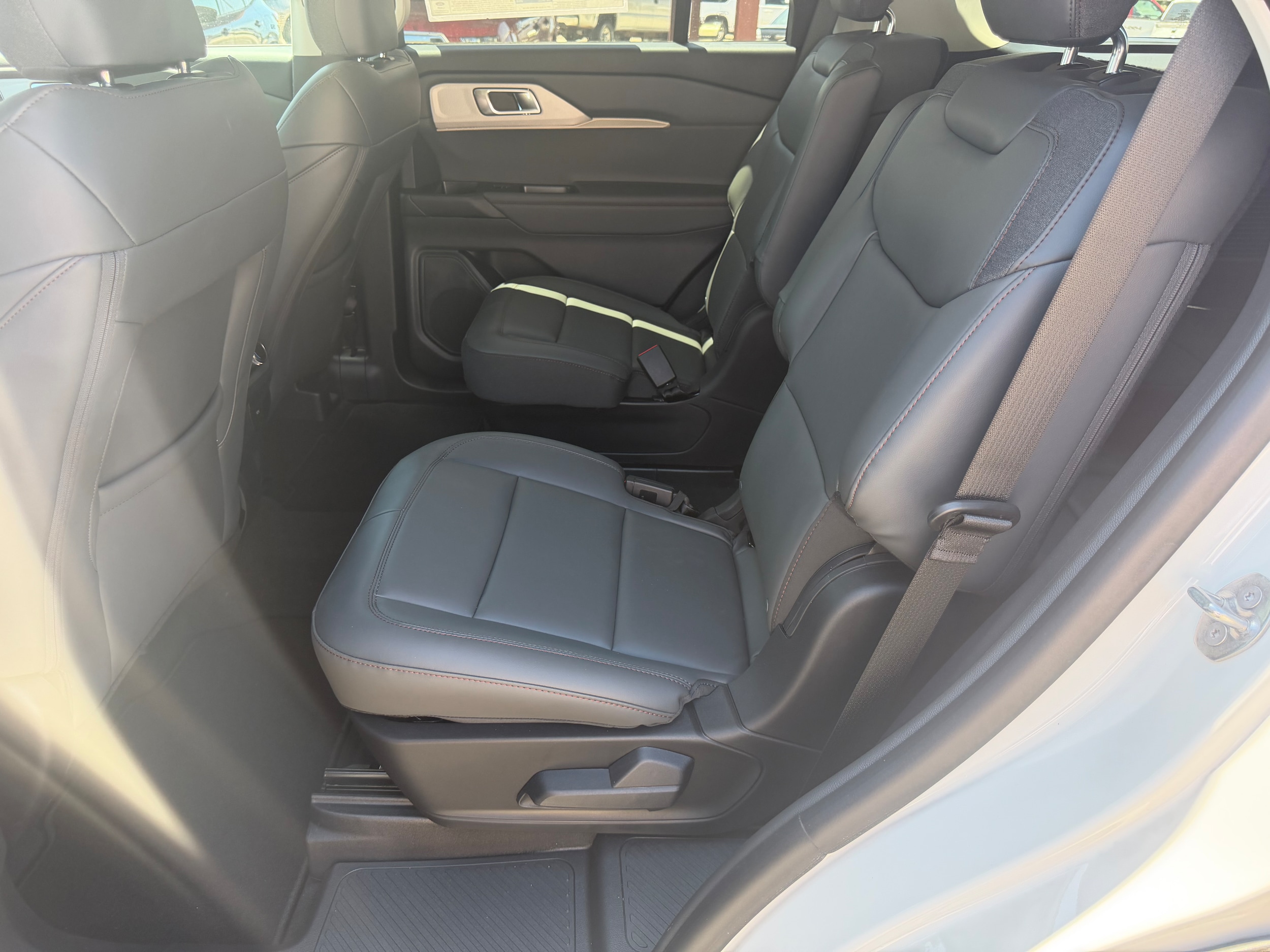 2026 Ford Explorer Active - Photo 18