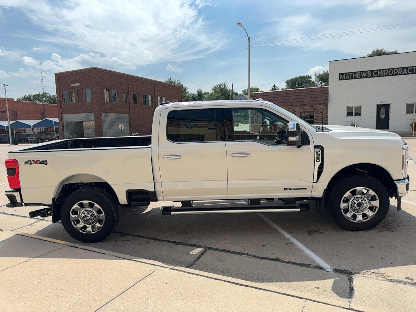 2025 Ford F-350 Lariat photo 4