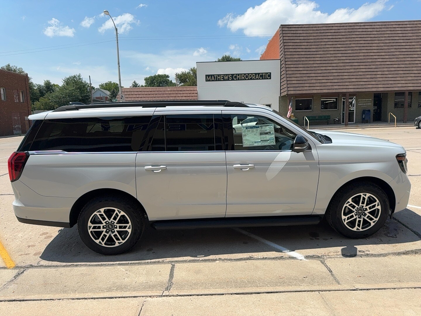 2025 Ford Expedition MAX photo 4