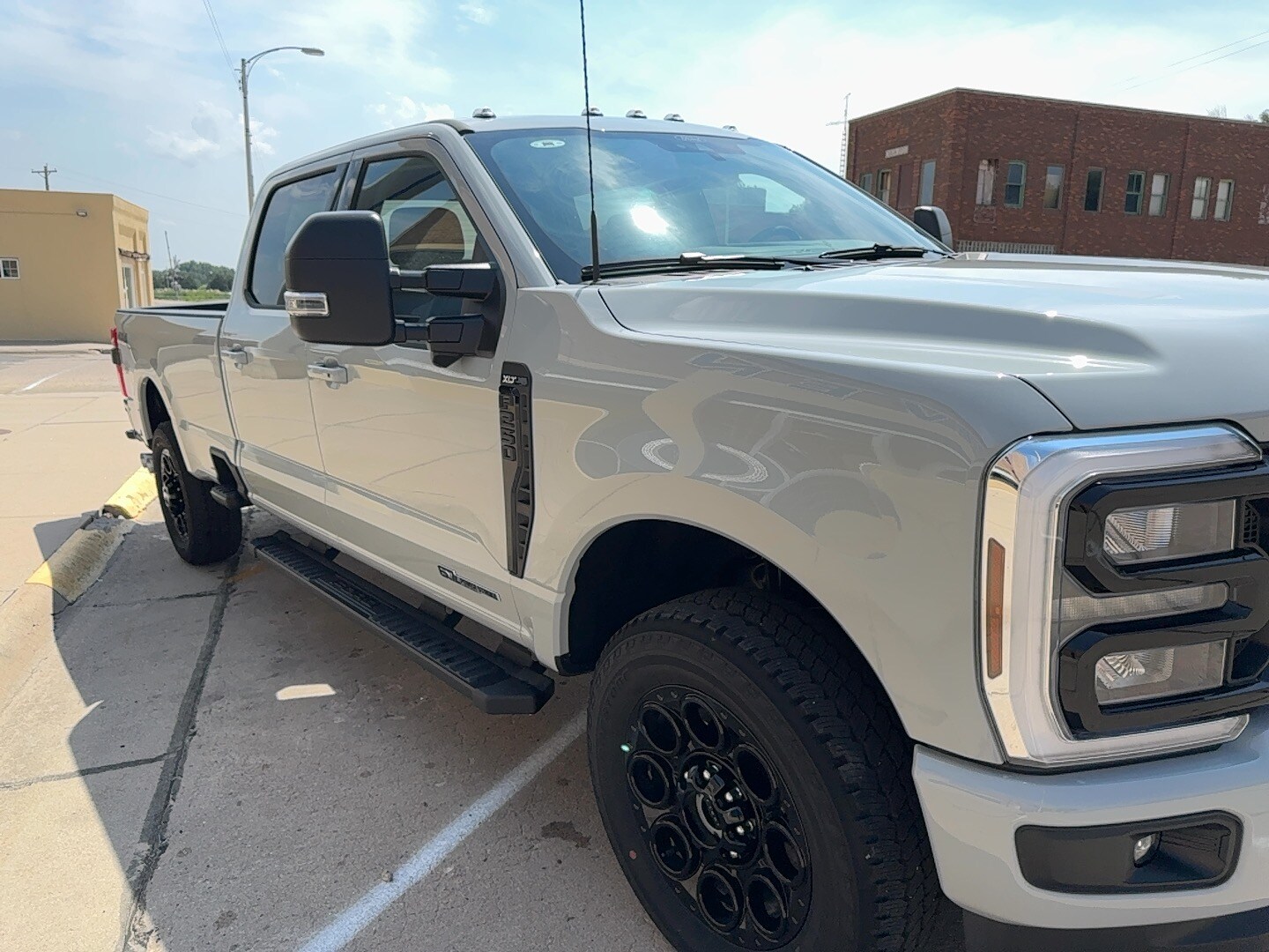 2025 Ford F-250 XLT photo 4