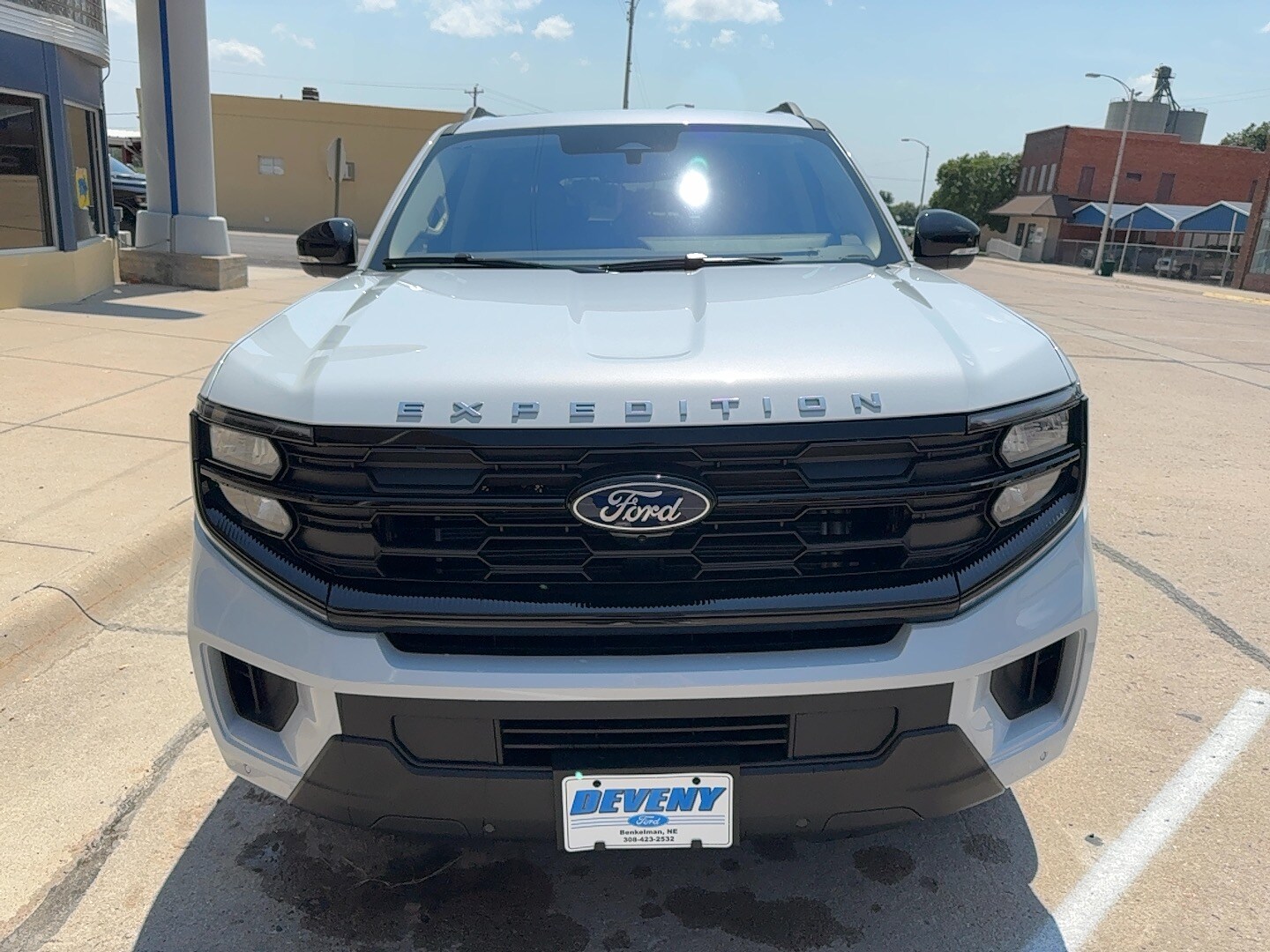 2025 Ford Expedition MAX photo 2