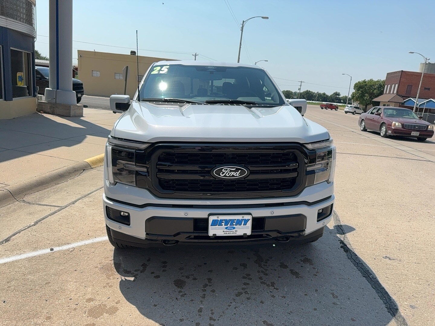 2025 Ford F-150 Lariat photo 2