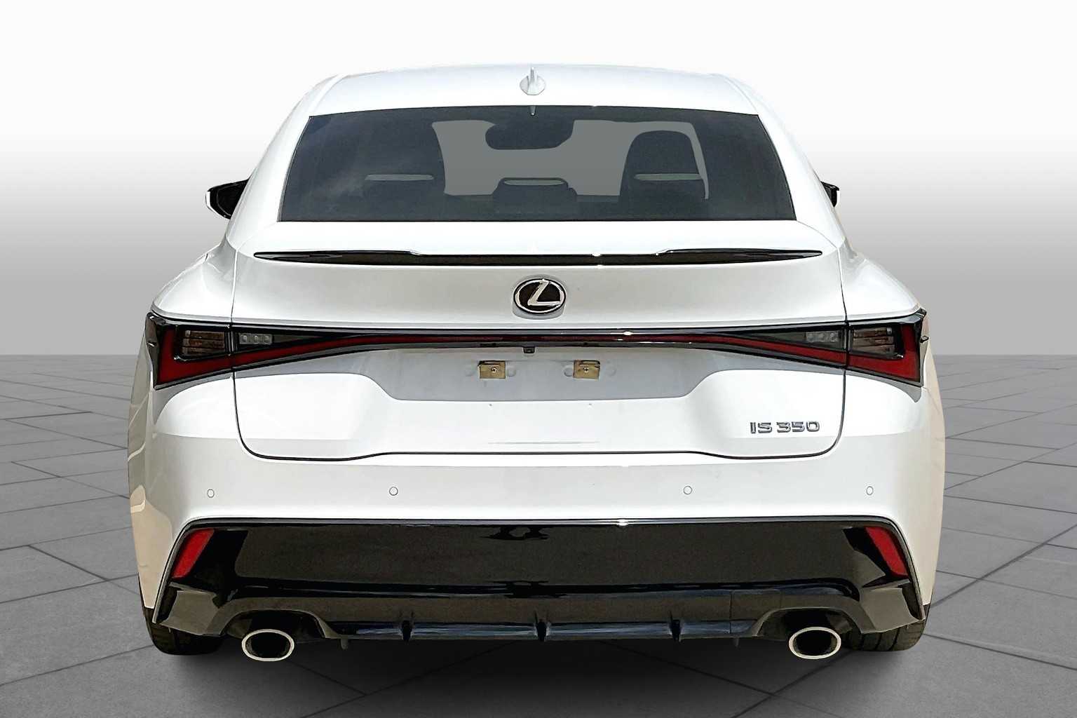 2022 Lexus IS F SPORT photo 3