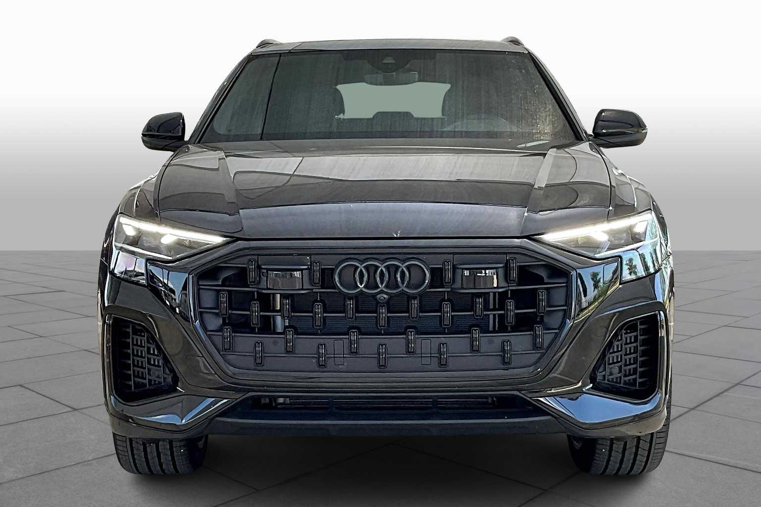 2025 Audi Q8 Premium Plus photo 2
