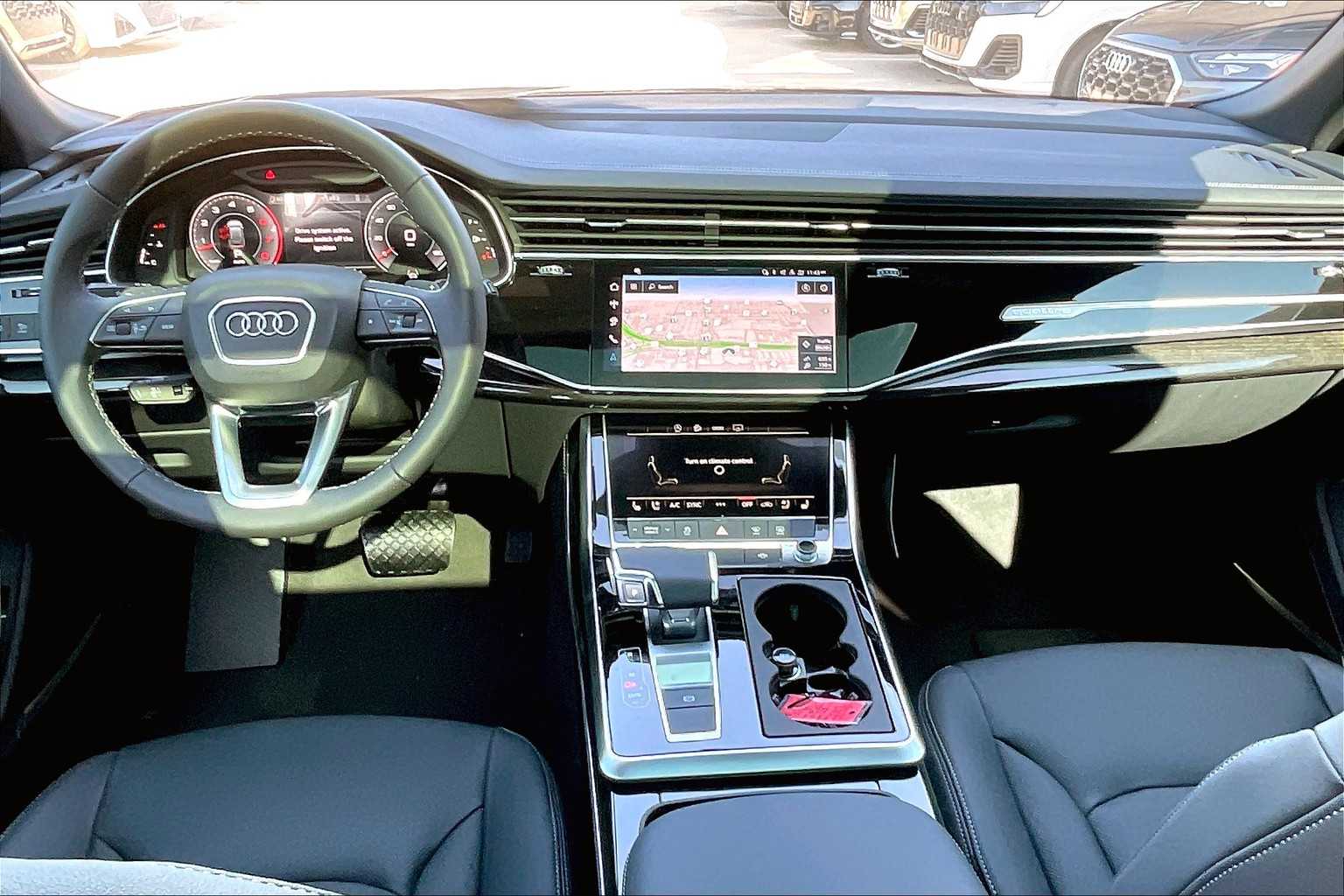 2025 Audi Q8 55 Premium Plus photo 4